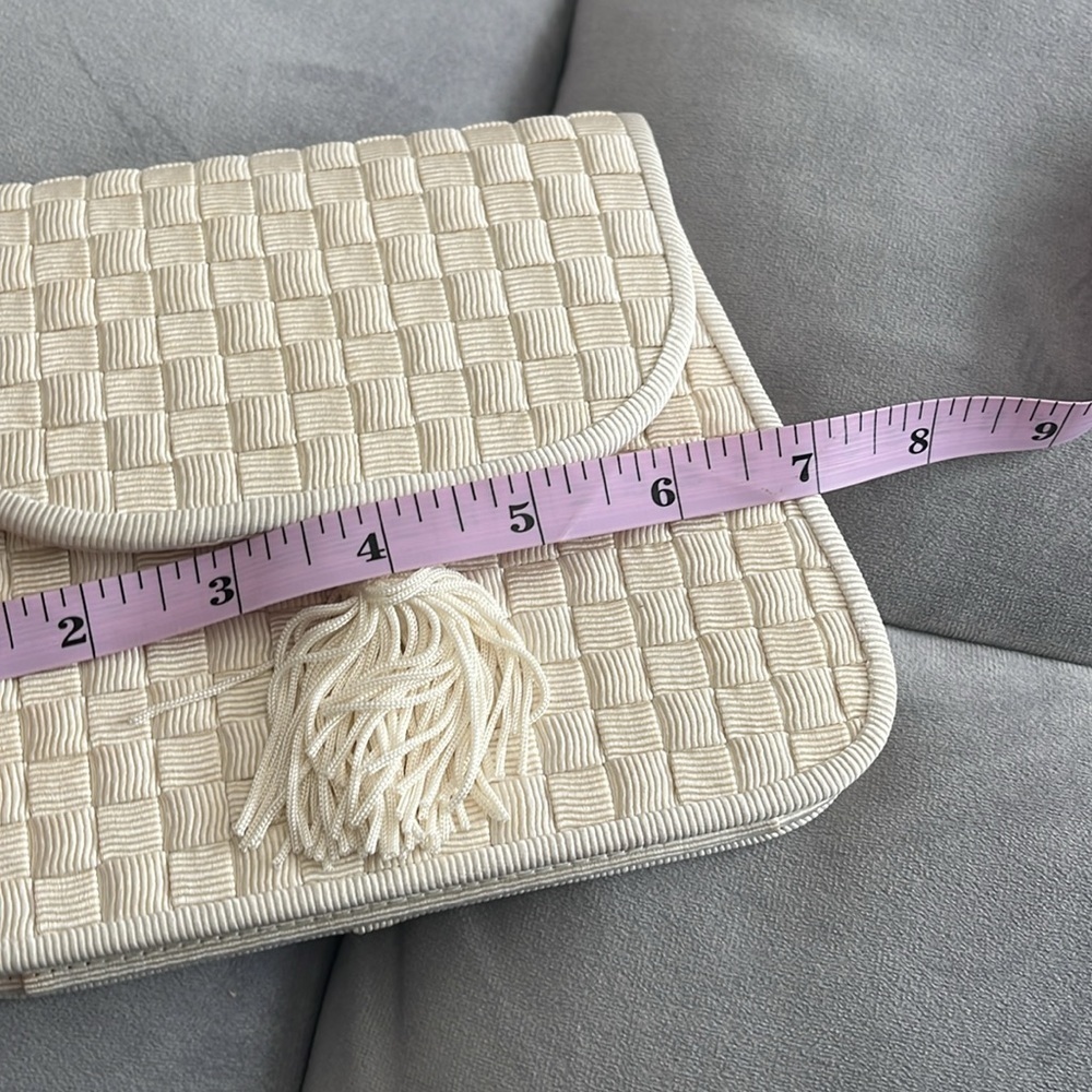 “Talbots: Clutch Purse” - Picture 7 of 8